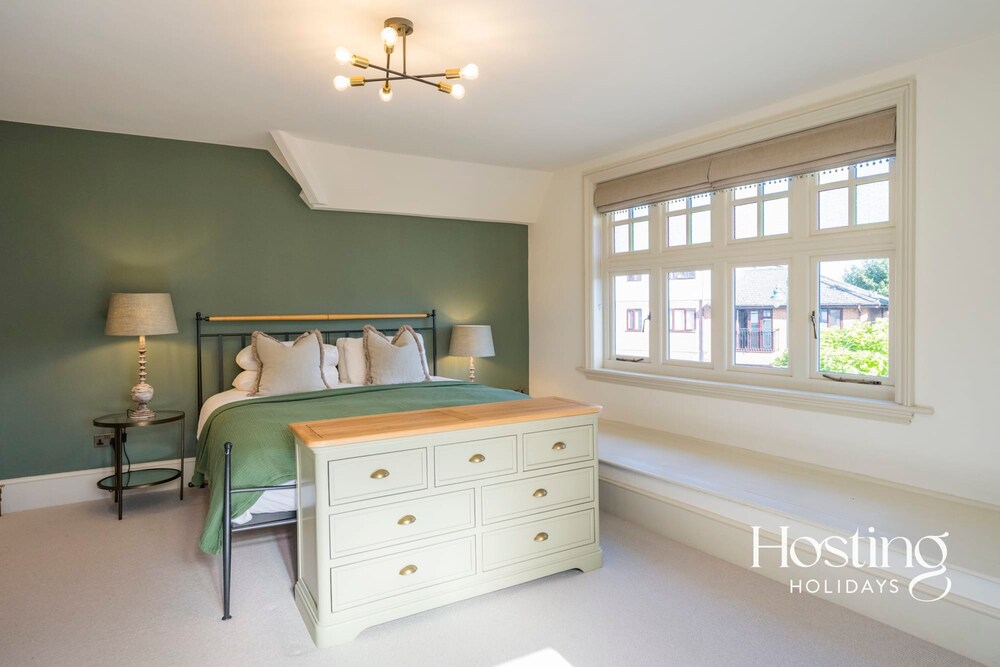 Dragon Court - 3 Beds Office Terrace Garden view 3
