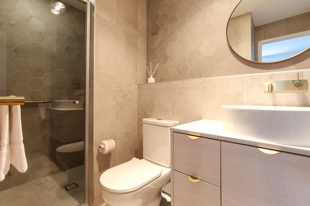 Elegant 2-bed Apartment With Stunning Views