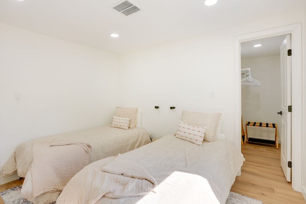 Mtn Views: Bright & Airy Sedona Home!