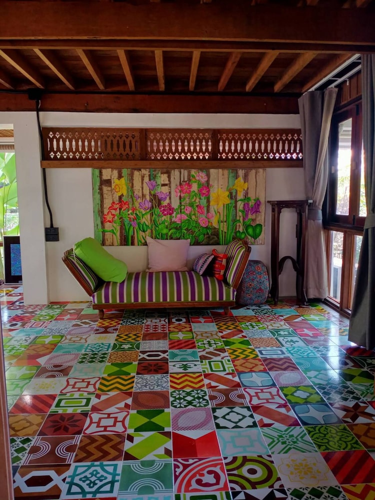 Private Wooden Pool Villa in Mae Rim for 4-6 Guests