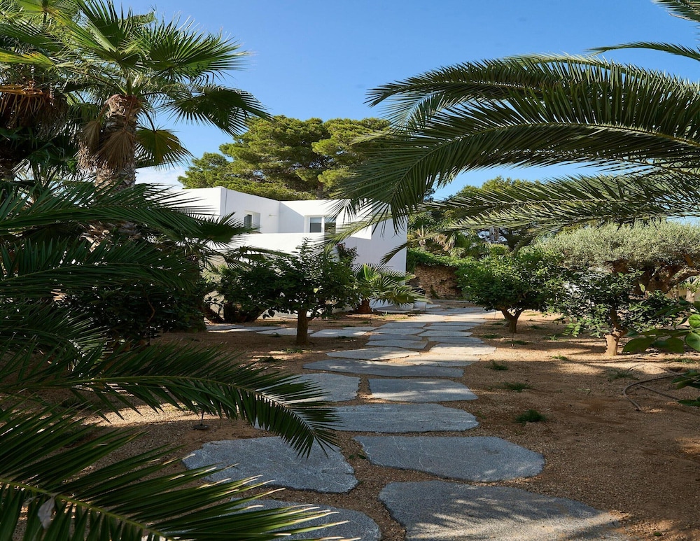 Lavish Villa Near Cala Llonga