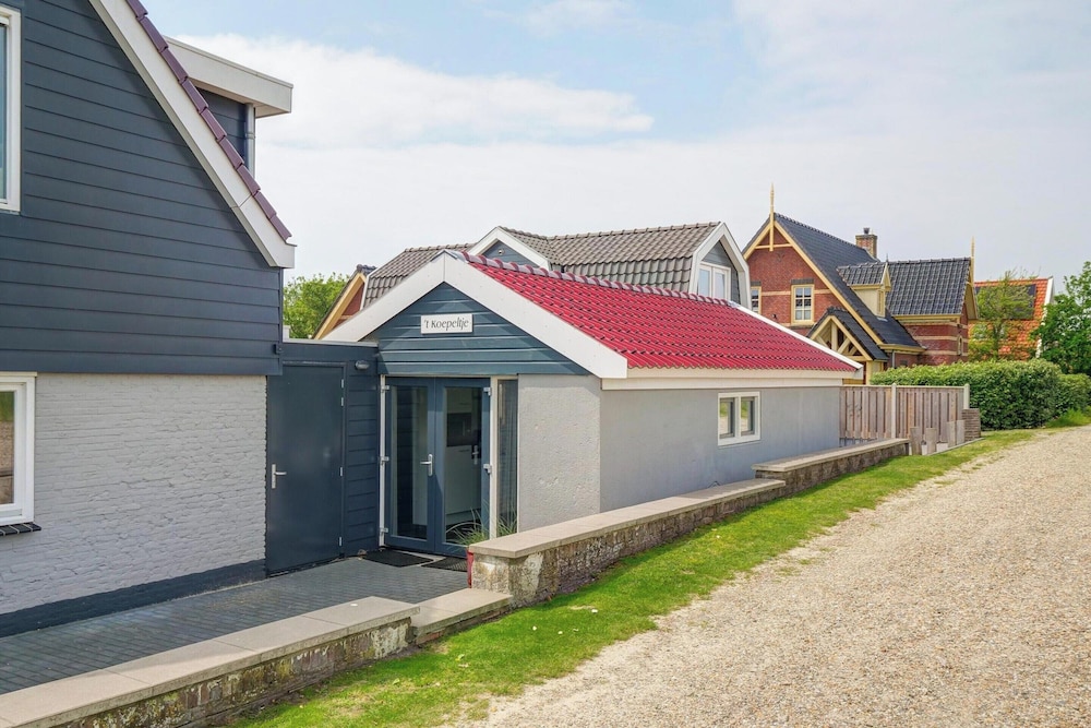 Beach House 't Koepeltje Near Dunes