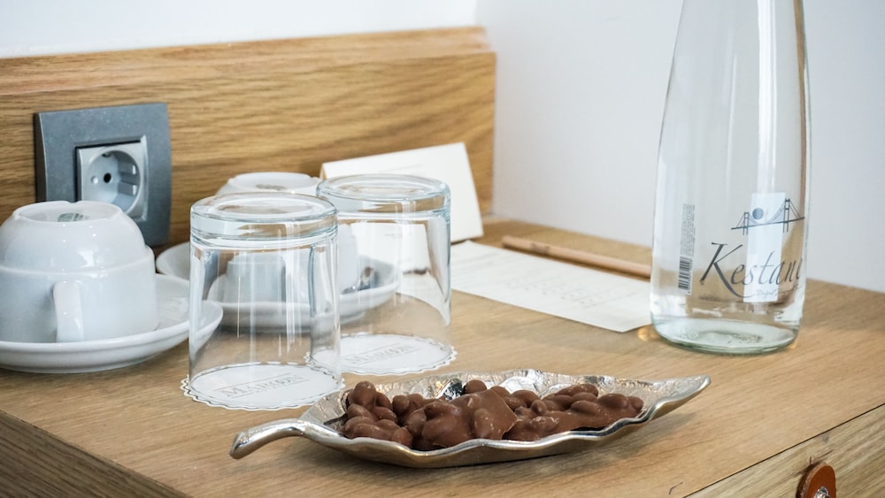 Maroon Tomtom - Image 15