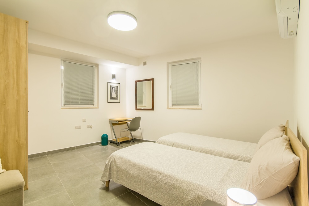 Gzira Central Bright & Modern 2bdr Apt view 5