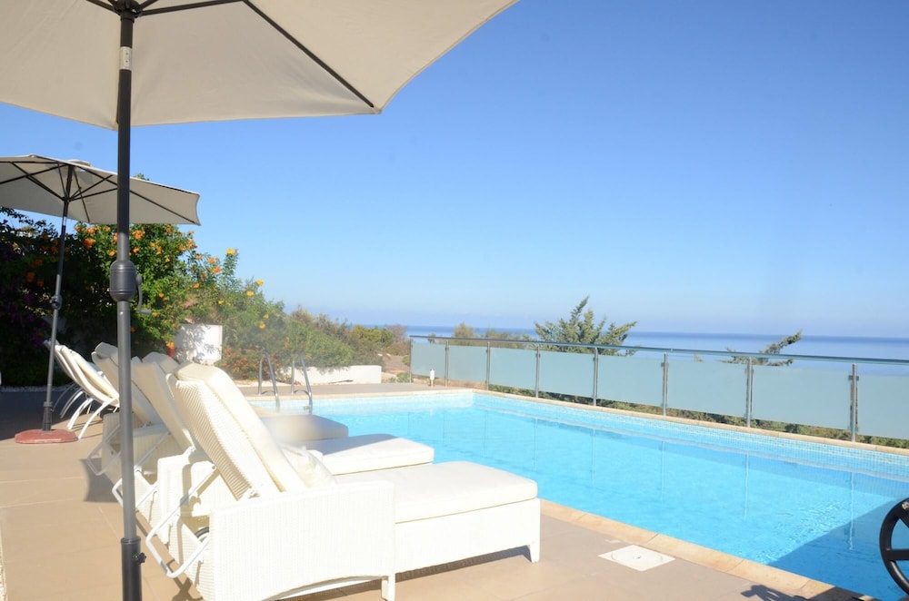 Villa Calypso in Latsi