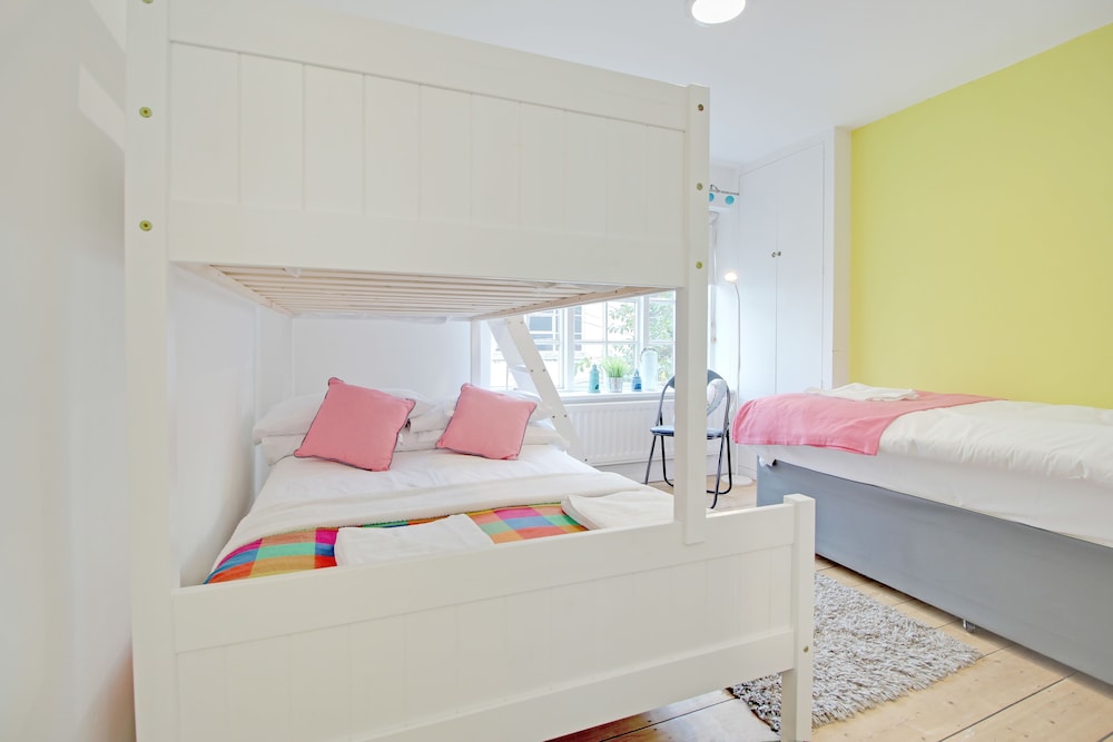 Sunny Cottage | By My Getaways | Free Parking