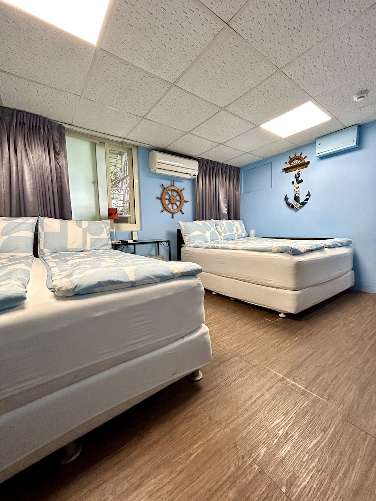 Ximen Triple Tiger Hostel