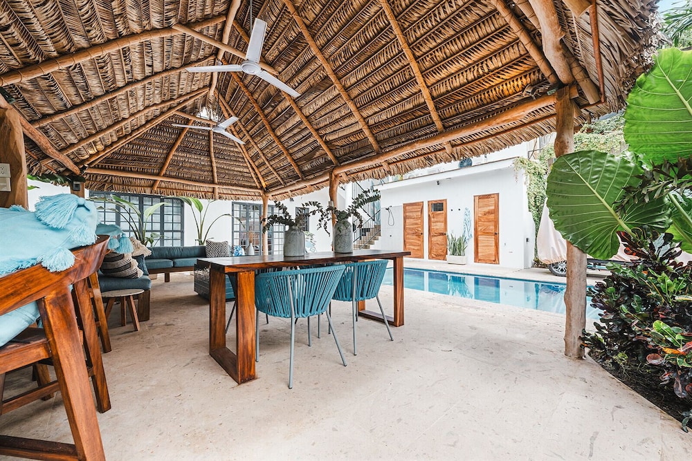 Casa Latino