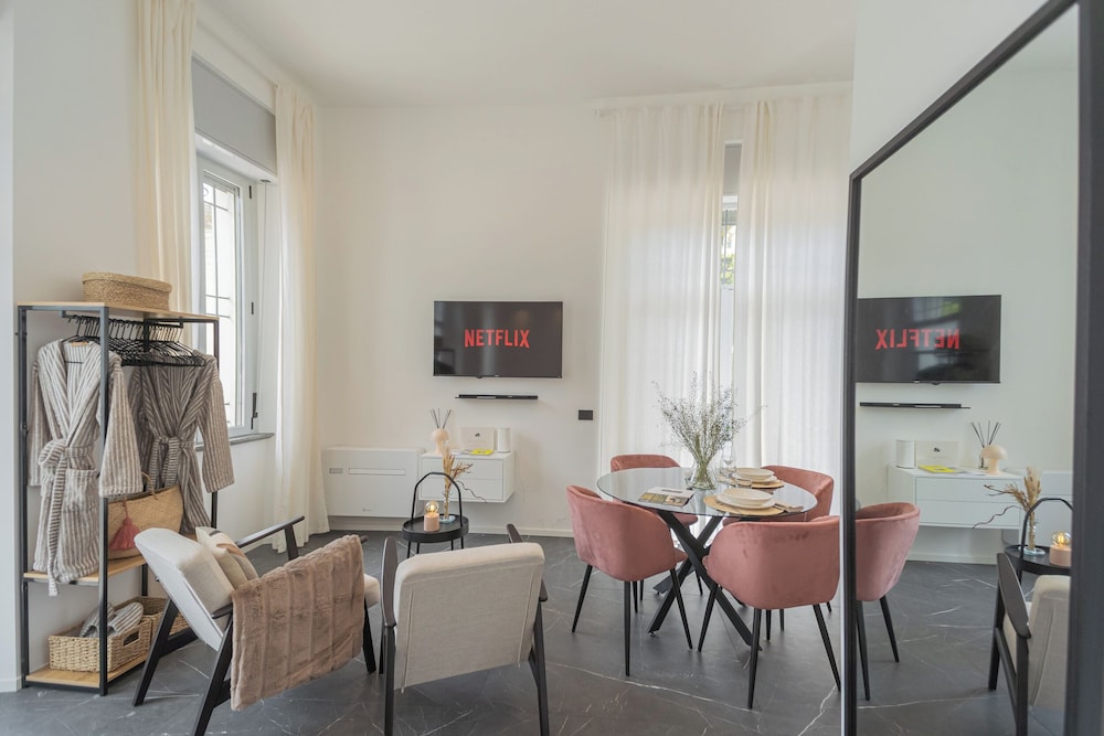 Piccola Como Lotus by Rent all Como
