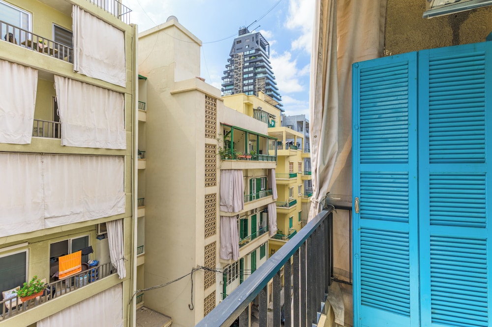 Slate - 2Br Apt W Balcony in Mar Mikhael