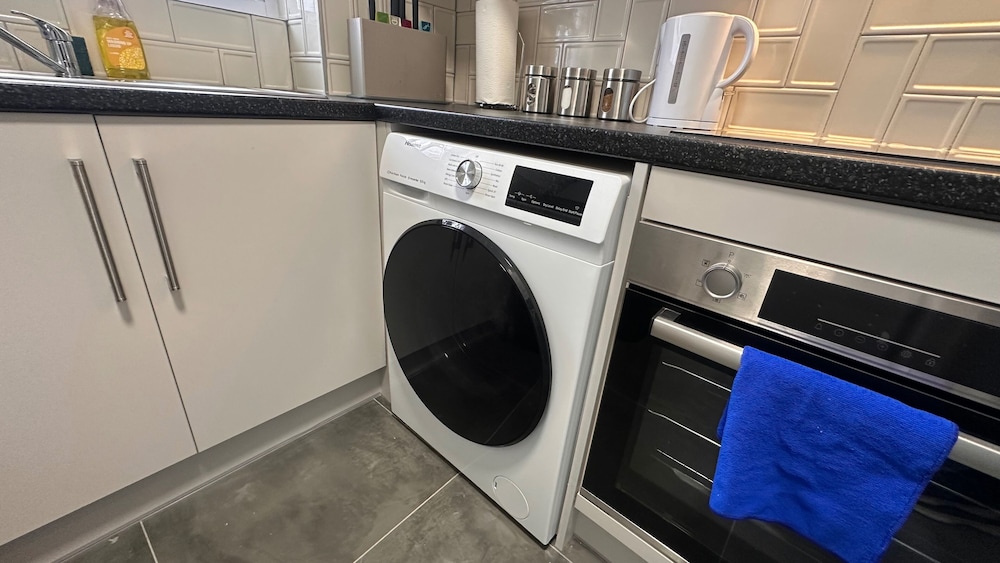 Apartment - Sleeps 4 - City Base - District Line