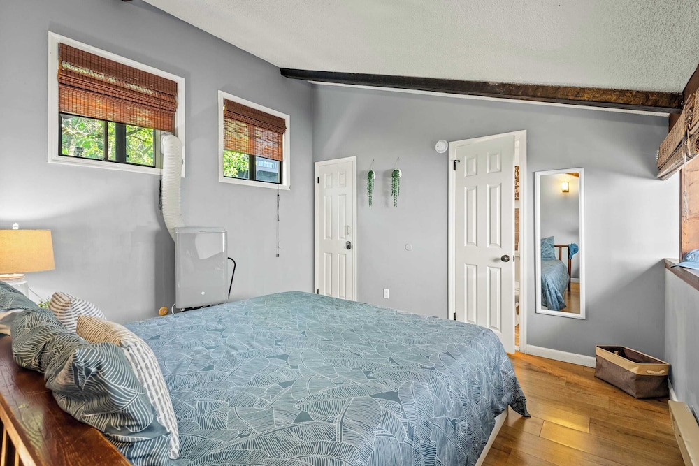 Timberline Retreat Forest Views & Minutes to Camelback Resort
