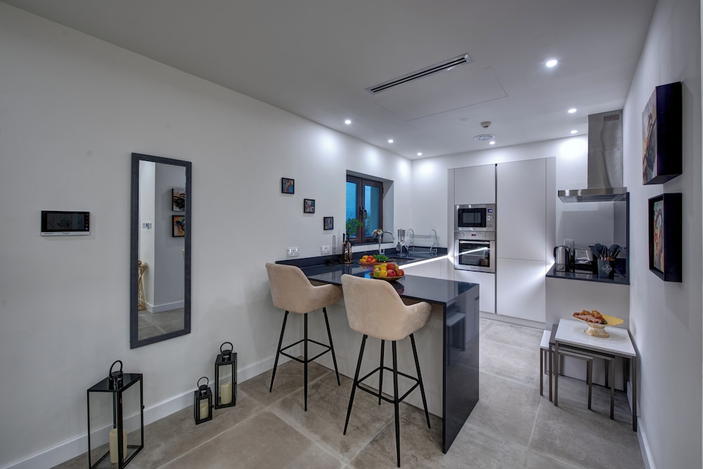 Durrani Homes - Arabian luxury at Souk Al Bahar besides Burj Khalifa & Dubai Mall
