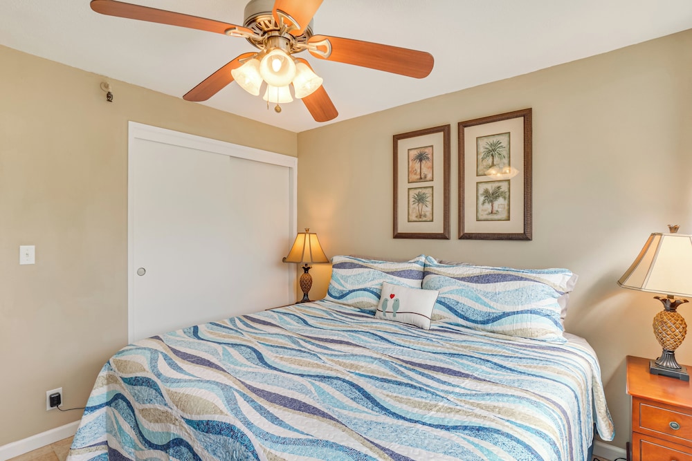 Molokai Shores Resort Condo w/ Pool & Views!