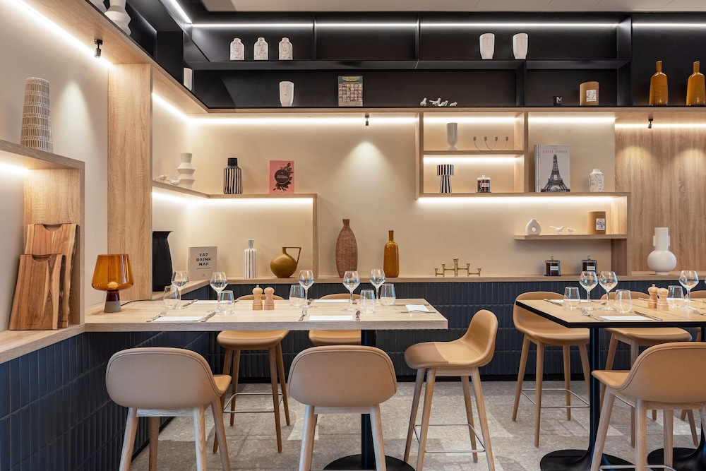 Courtyard by Marriott Paris Charles de Gaulle Central Airport