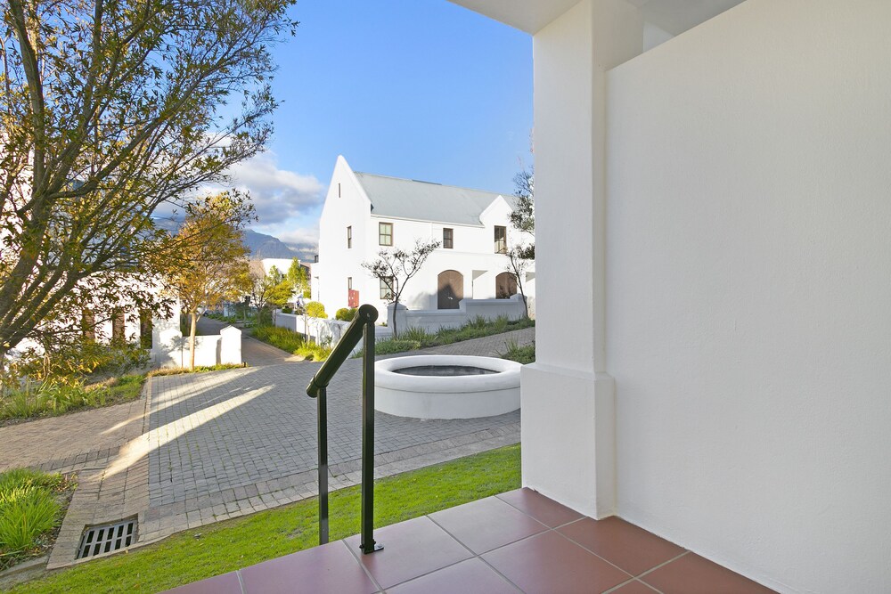 Winelands Golf Lodges at De Zalze