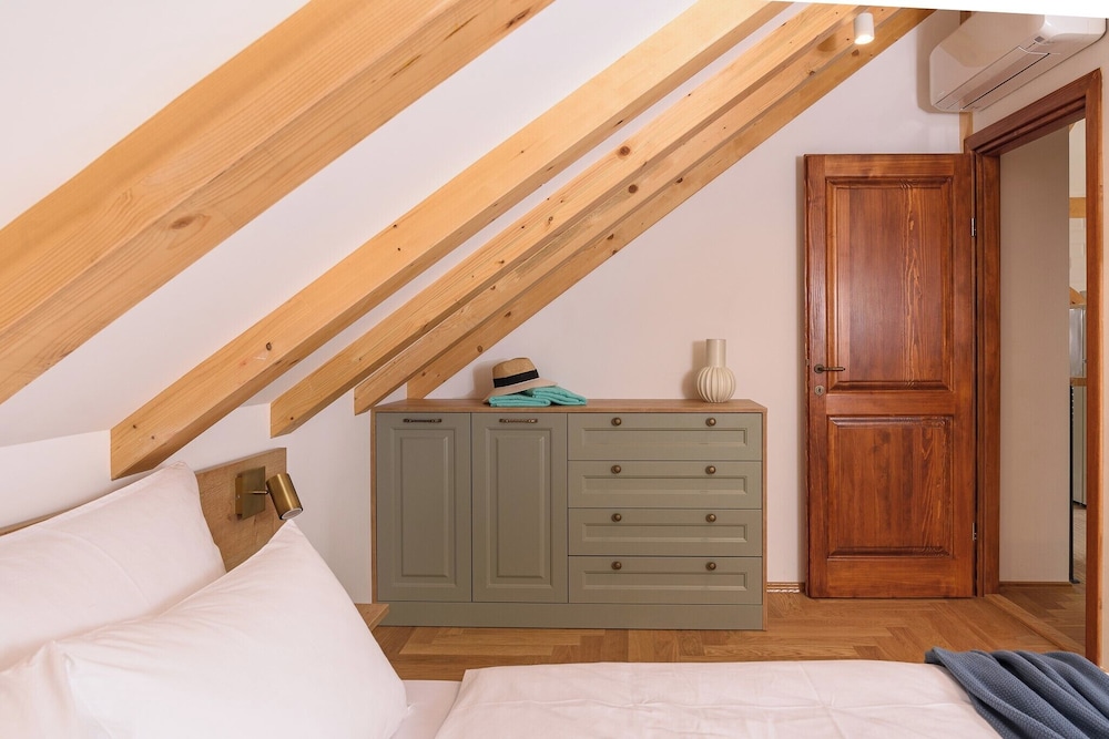 Oleander Center Suites