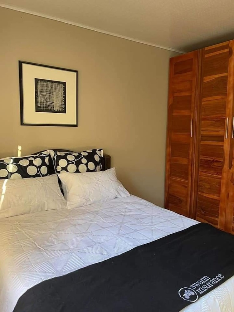 Spacious and Harmonious 2 Bedroomed Apartment view 3