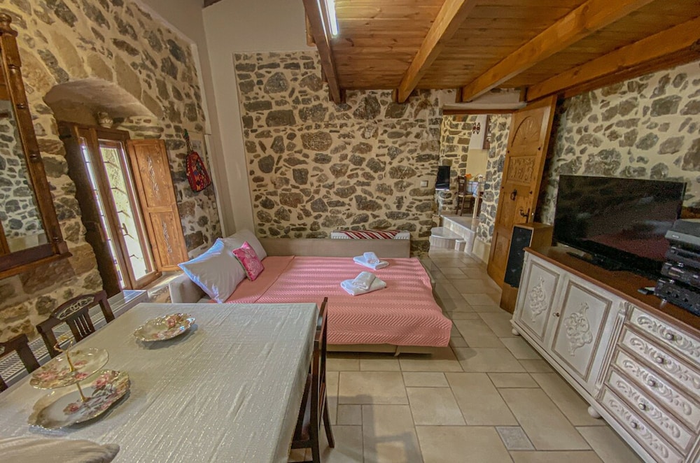 Villa Fragk in Nipiditos Village