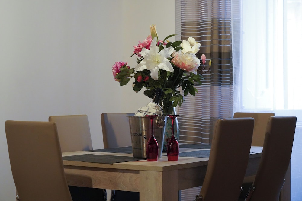 navona jacuzzi apartment