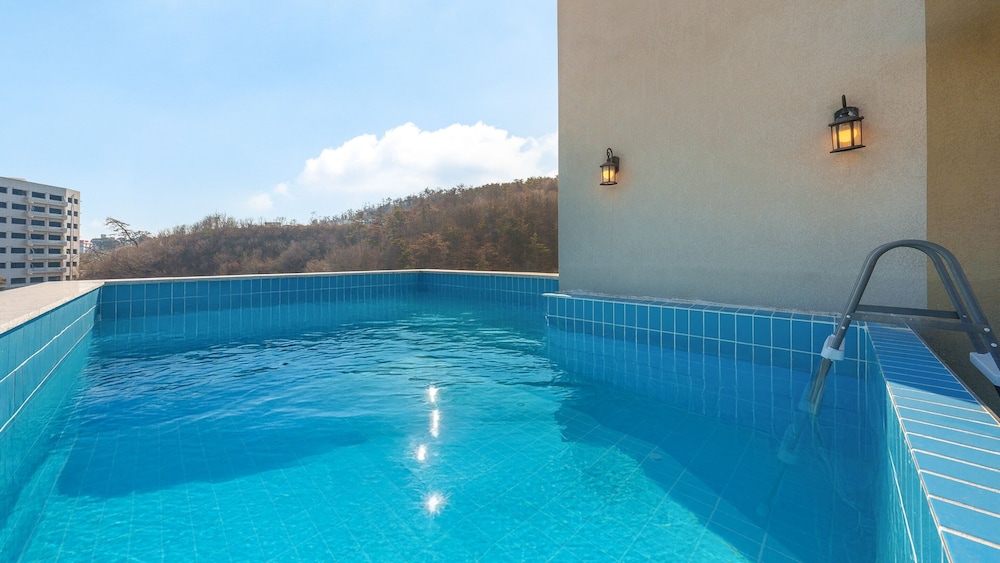 Gyeongju Gampo Laviangrose Pool Villa