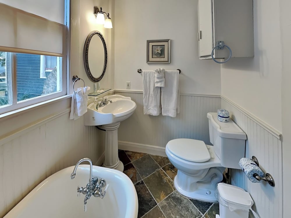 Victorian Rose by Ryson Vacation Rentals