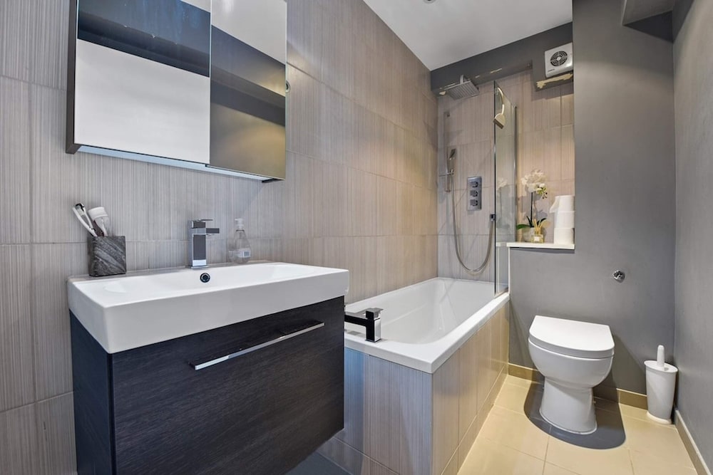 Chic High-end 1BD Flat - Near Borough Market!