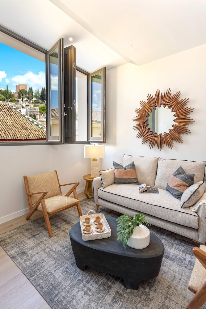 Exclusive 2-bedroom Near the Cathedral. San Matías I