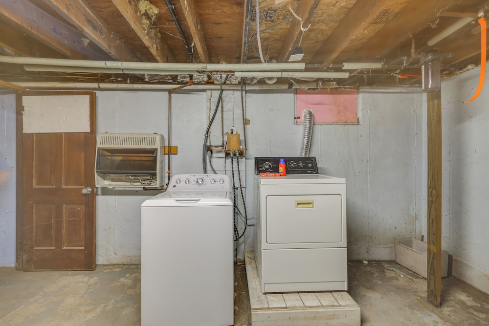 2 Mi to Beach: Wellfleet Home w/ Bike Trail Access