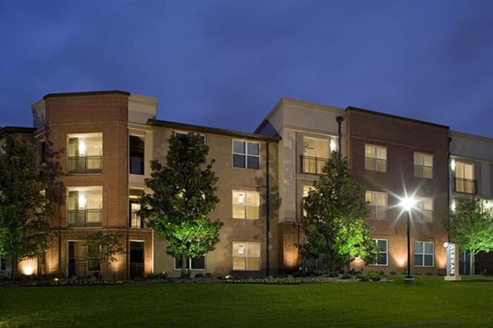 Landing Apartments - North Dallas