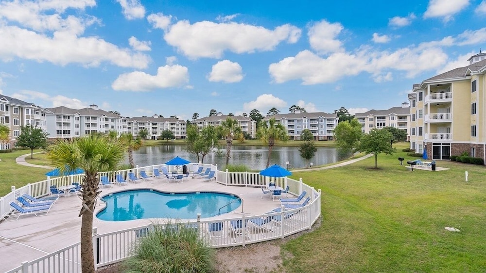 Magnolia Pointe Luster Leaf 4833-202 2 Bedroom Condo