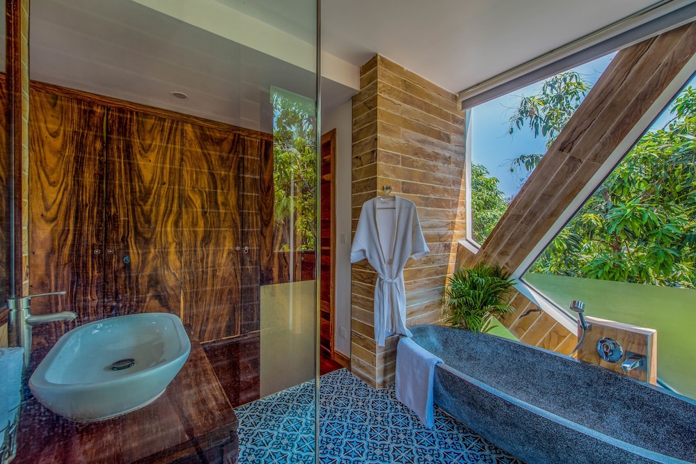 Villa Eternal, Private Pool, 3 Floors & Rooftop Terrace