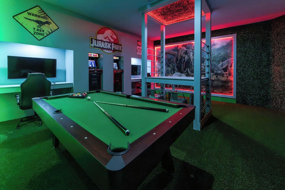 Funtastic Themed 5BR Home, Pool & Game Room