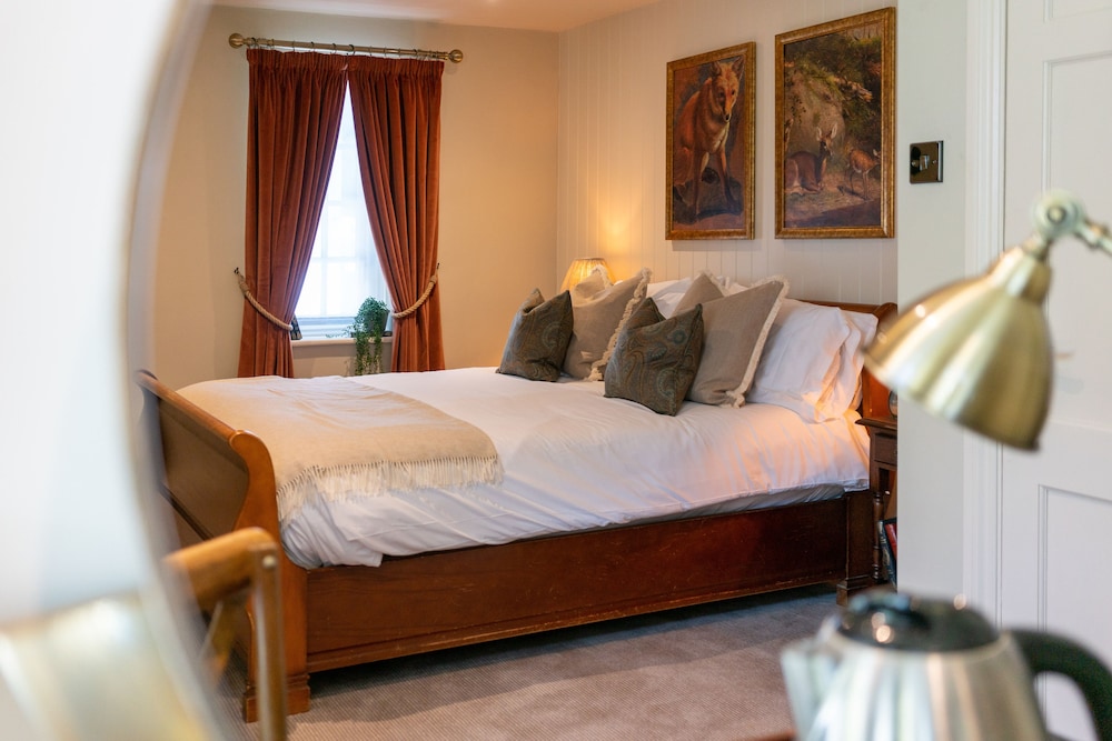 High Corner Inn