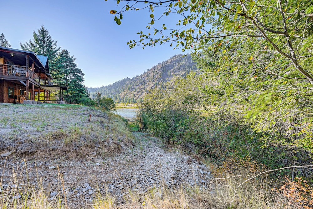 Hike, Fish & Unwind: Remote Escape in Montana