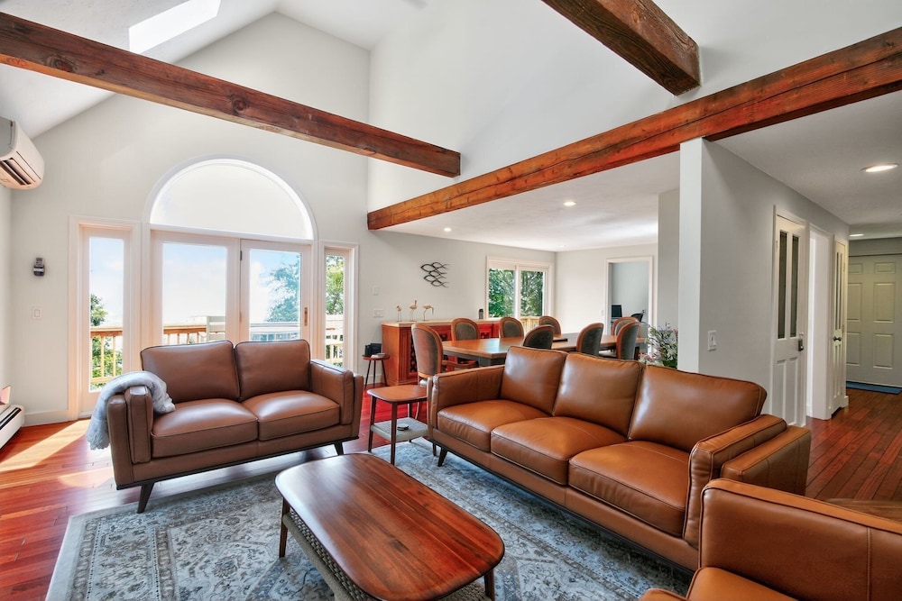 Ocean Views & Private Beach 3br Nature Escape 3 Bedroom Villa