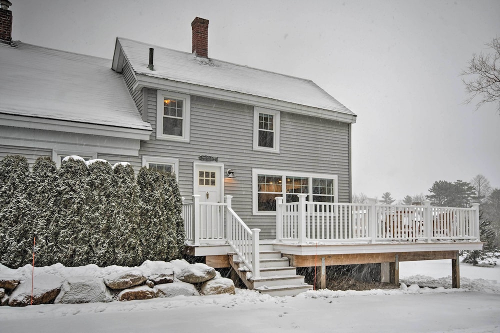 Rockland Home w/ Deck 5 Mins to Historic Downtown!