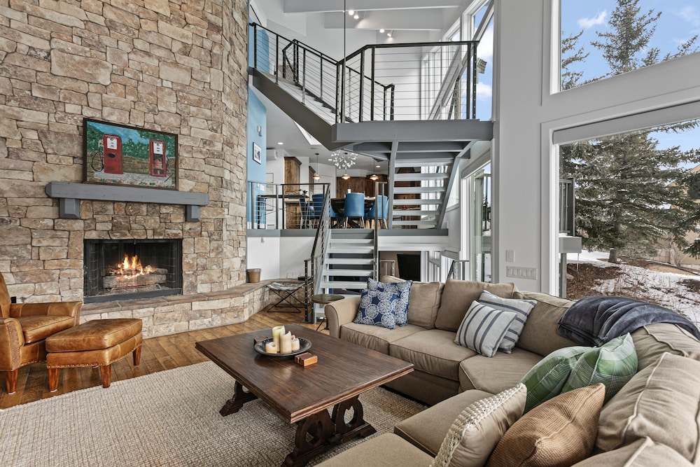 1688 - Five Bedroom with Hot Tub Pinnacle 5 Condo