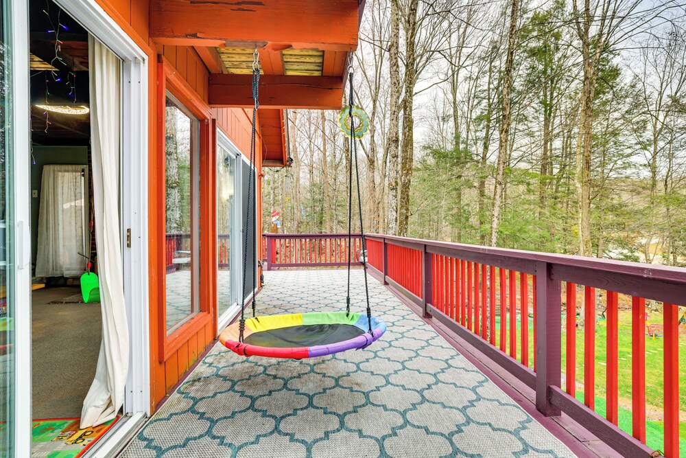 Family Friendly: Streamside Retreat in The Hideout