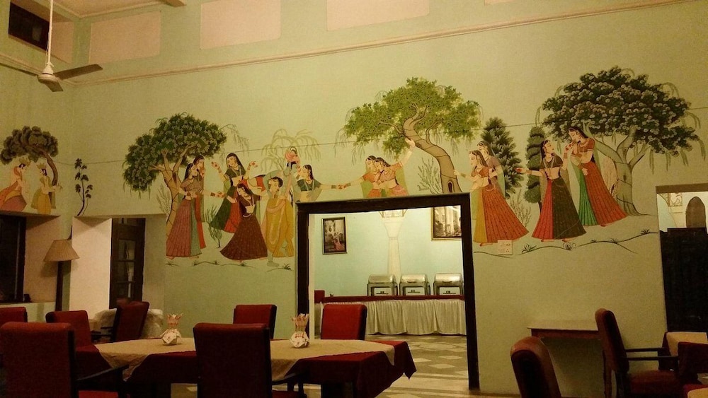 Phool Mahal Palace