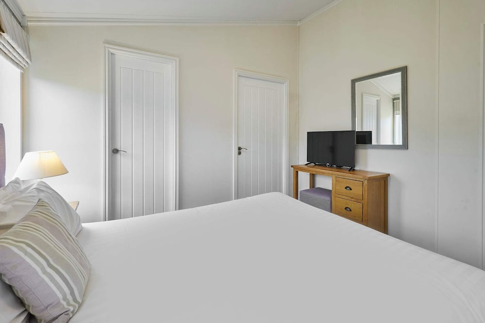 Host Stay Juniper Deluxe Lodge