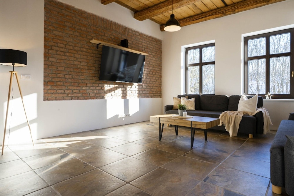 Villa in Rudnik With Private hot tub