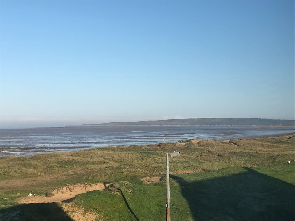 Weston-super-Mare Vacations - Commodore - Property Image 2