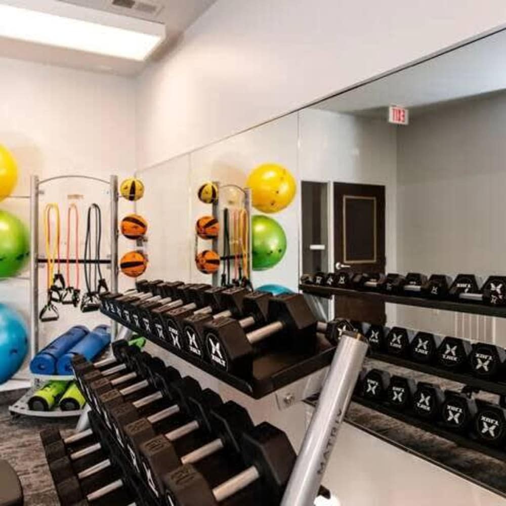 Cozysuites Upscale 2BR Near Fashion Mall