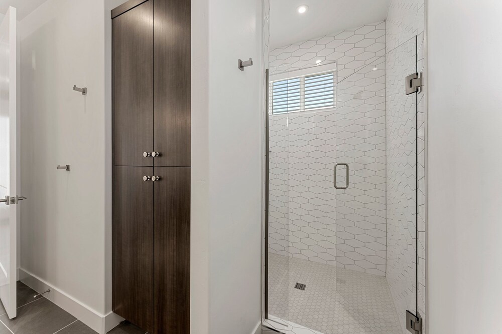Olympic Escapes Gold 6 Bedroom Townhouse