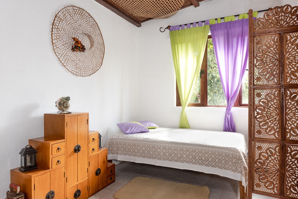 Villa with Heated Pool photo 3