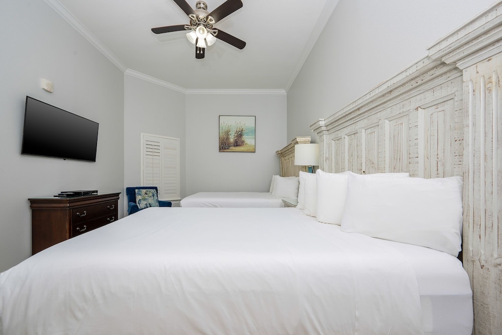 The Oasis 3105 Formerly Phoenix West Ii 3105 3 Bedroom Condo