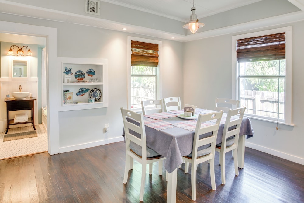 < 1 Mi to Downtown Fort Myers: Tranquil Retreat