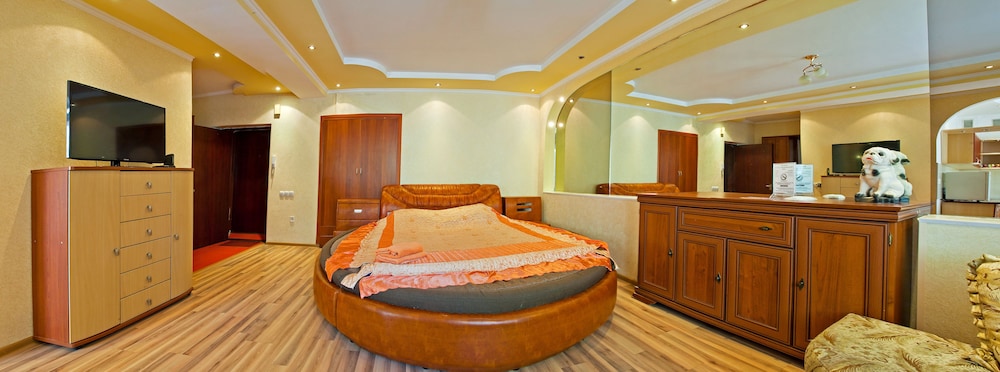 Lessor Apartments