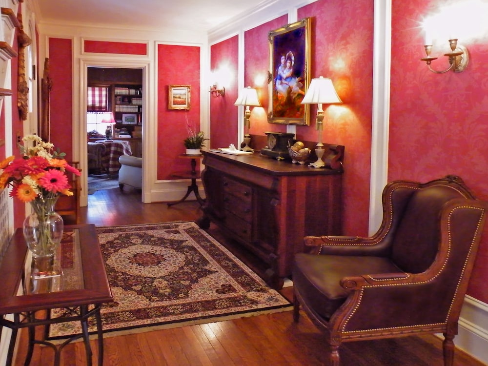10 Fitch Luxurious Romantic Inn view 2